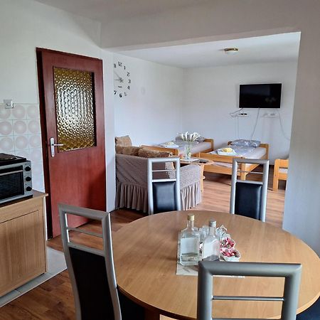 Aki Apartman Drvar Kültér fotó